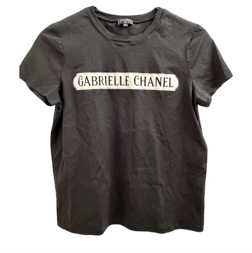 CHANEL Black Tee with White 'Gabrielle Chanel' Logo NEW - Picture 2 of 6